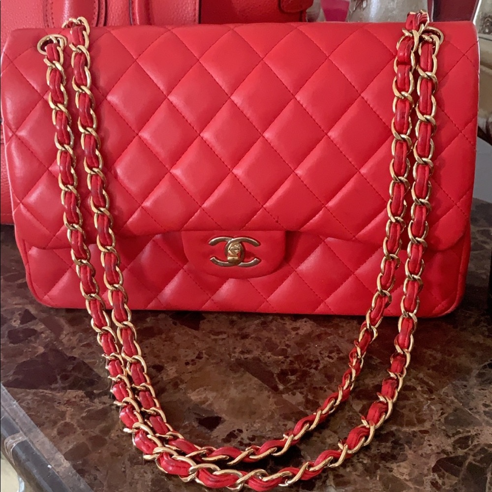 MEDIUM CHANEL BAG *authenticity card  & box